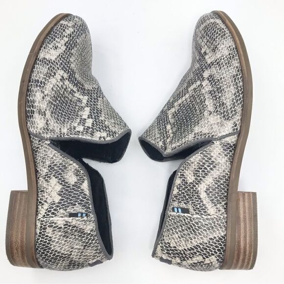 TOMS Shaye Gray Faux Snakeskin Print Slip On Low Profile Loafer Shoes - Picture 5 of 16